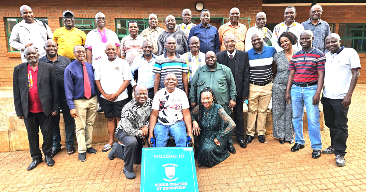 Former Veco students reunite to boost the standard of education