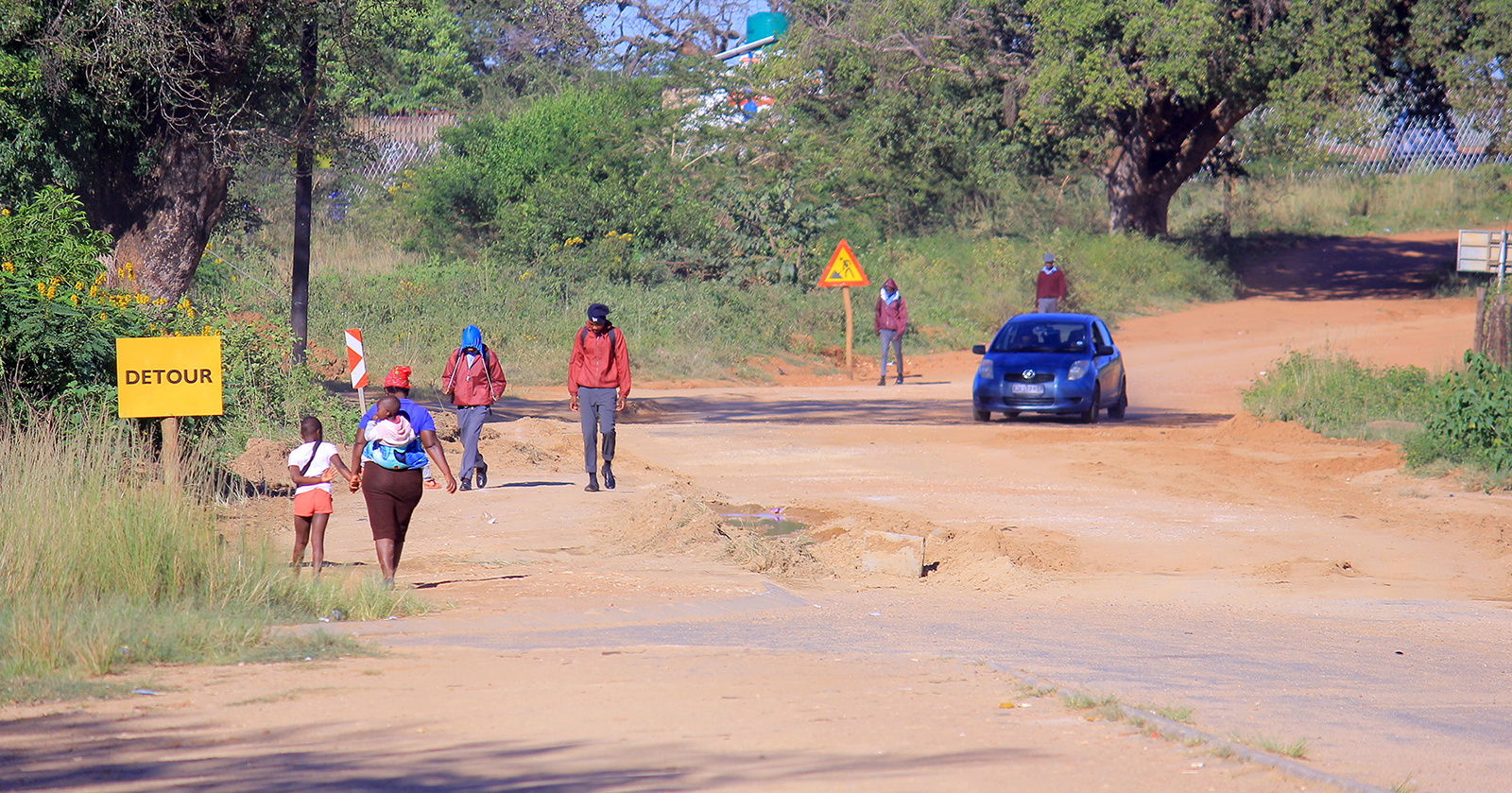 Bungeni D3754 road project resumes after temporary halt