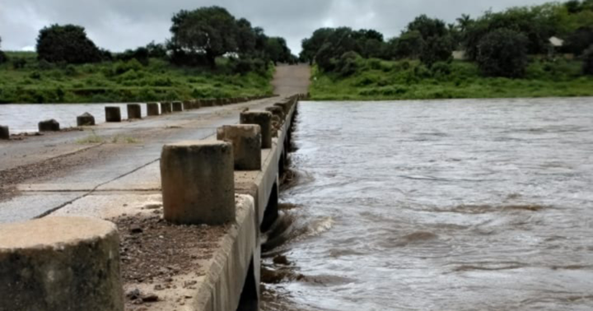Kruger Park guests cut off from Skukuza as floodwaters rise