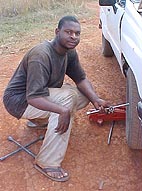Fixing cars with only one hand ...