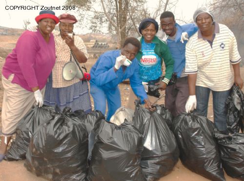 Hunderds participate in cleaning campaing