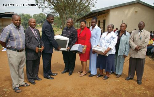 Shanduka donates computers to needy schools