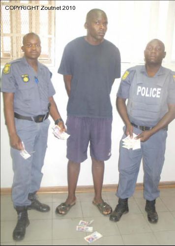 Suspect arrested in a possession of a fake money