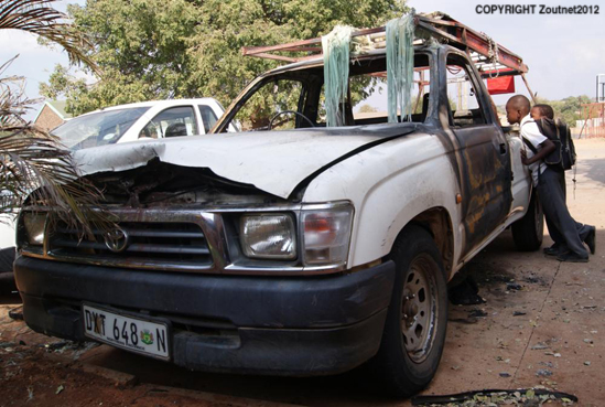 Angry Musina residents set cars alight