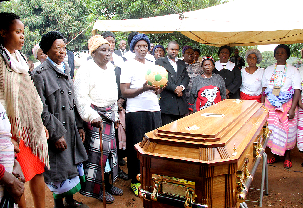 Soccer playing granny (66) laid to rest