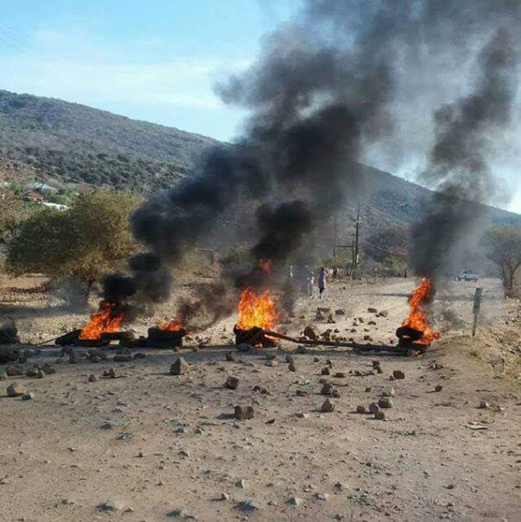 Angry Nzhelele residents on the rampage