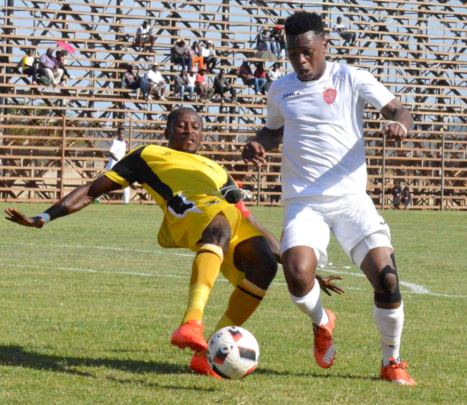10-man Leopards and Royal Zulu share