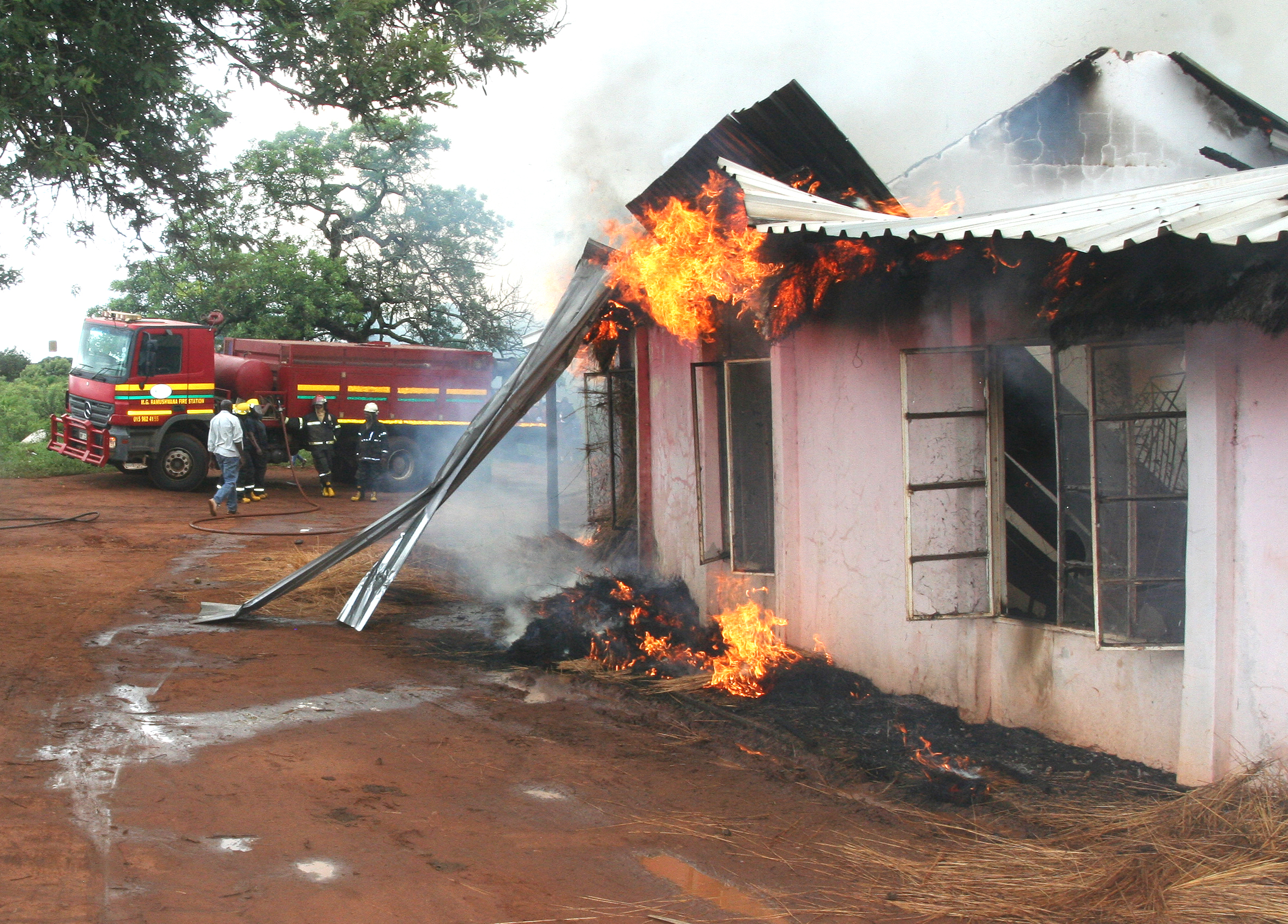 Fire destroys Bible college