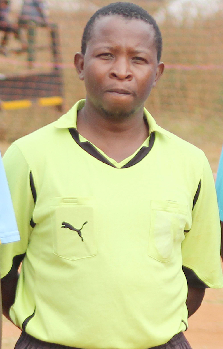 R8 000 fine for assaulting referee.