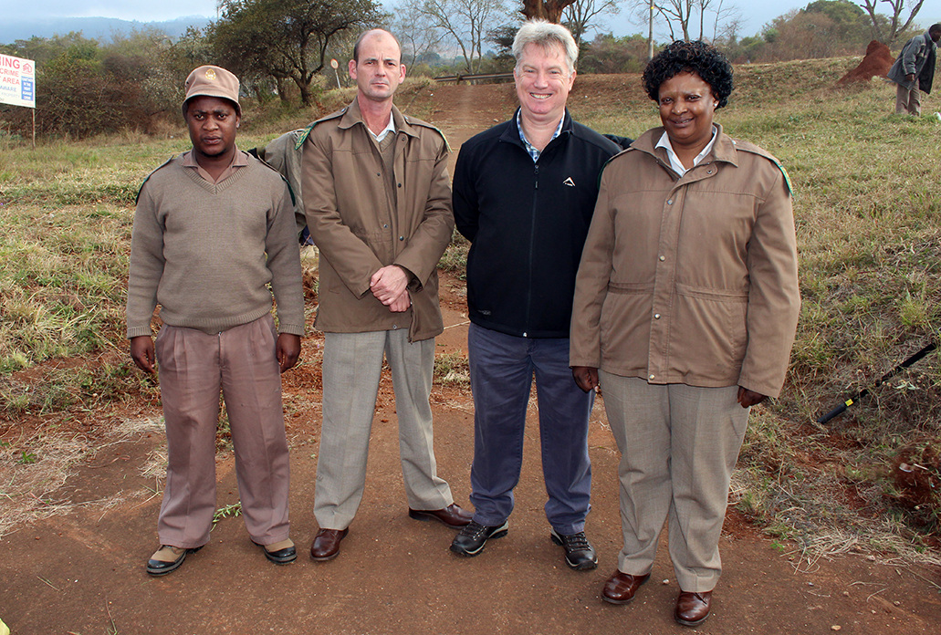 Parolees help clean up town