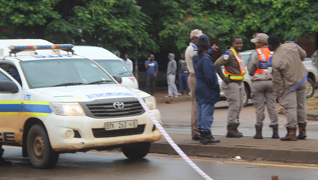Armed robbers dash off with cash in Thohoyandou
