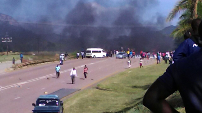 BREAKING NEWS: R81 near Mooketsi blocked