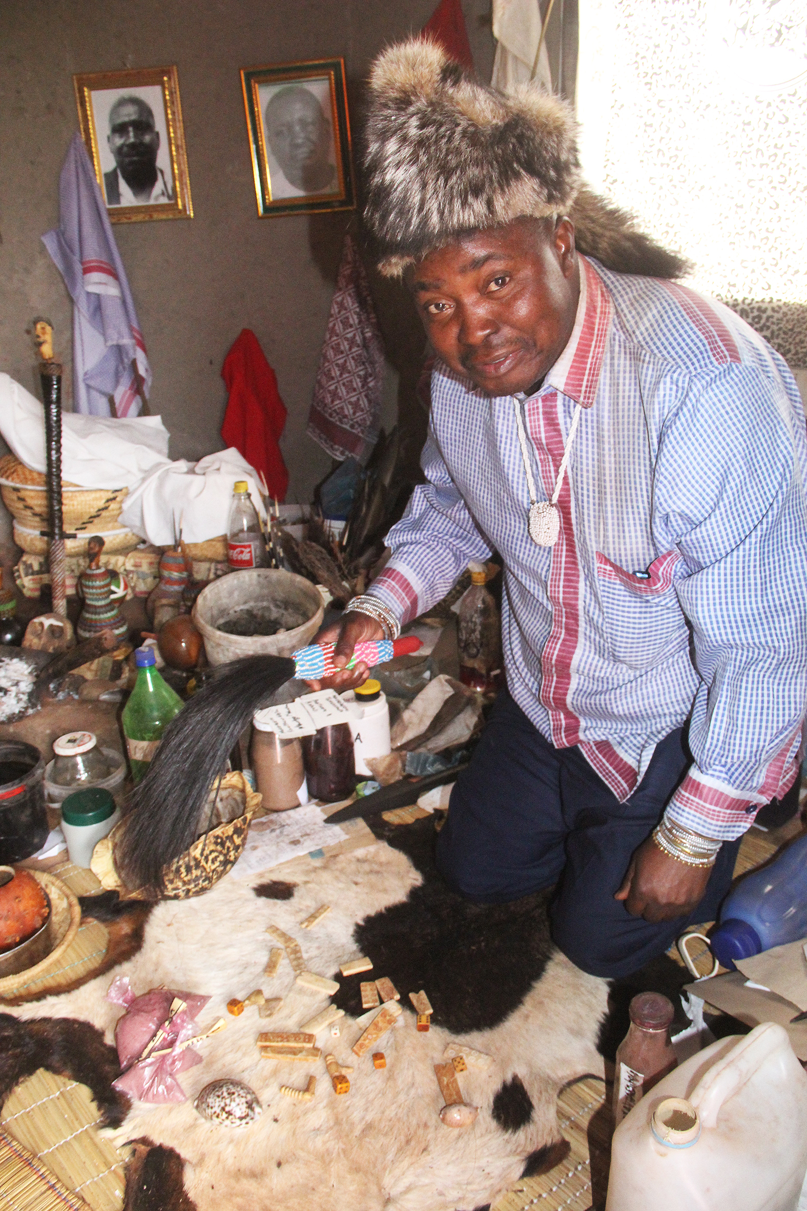 Healer organization warns against "fake traditional healers"