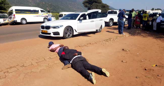 Suspected syndicate members behind bars