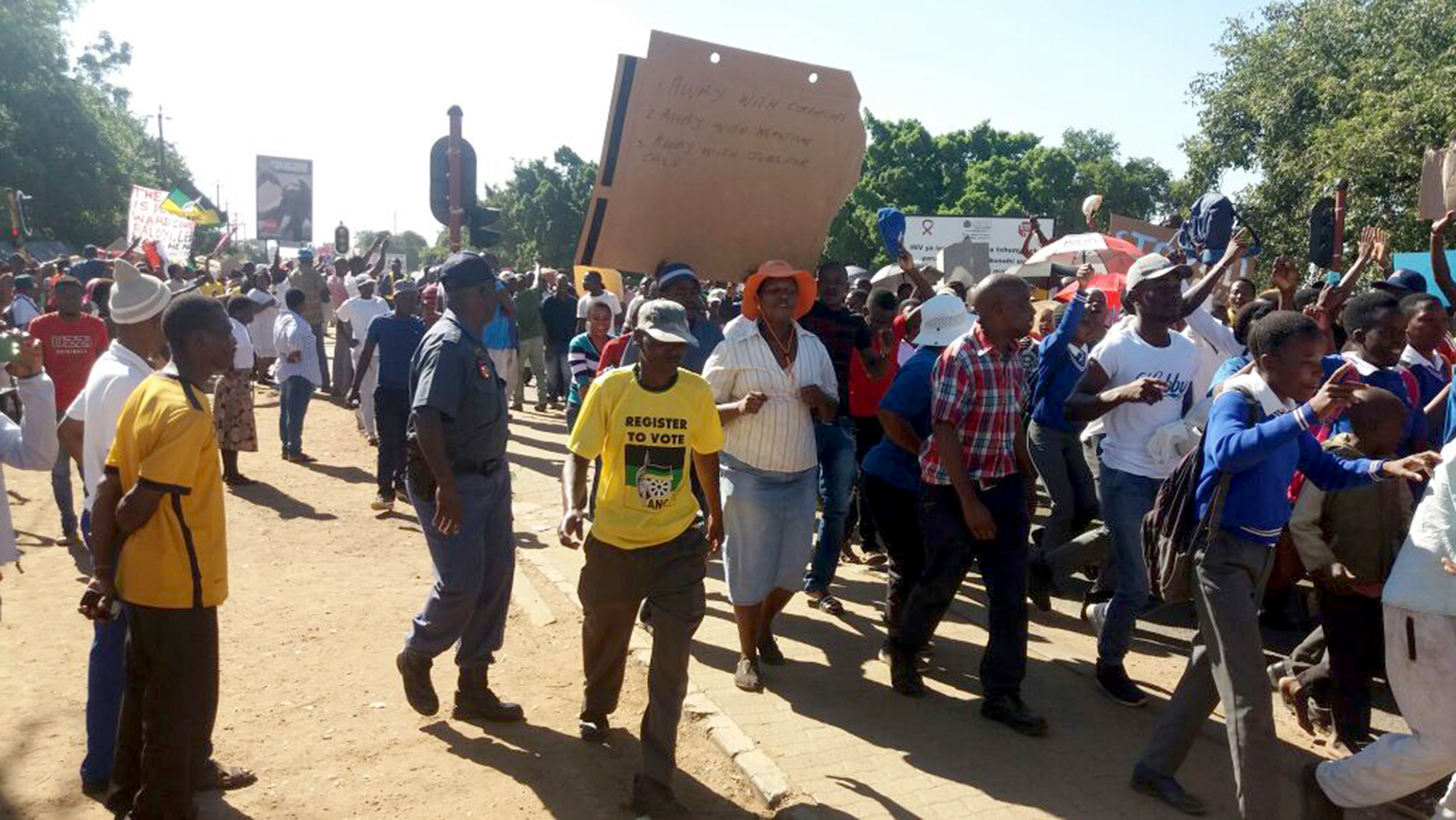 Residents march to municipal offices