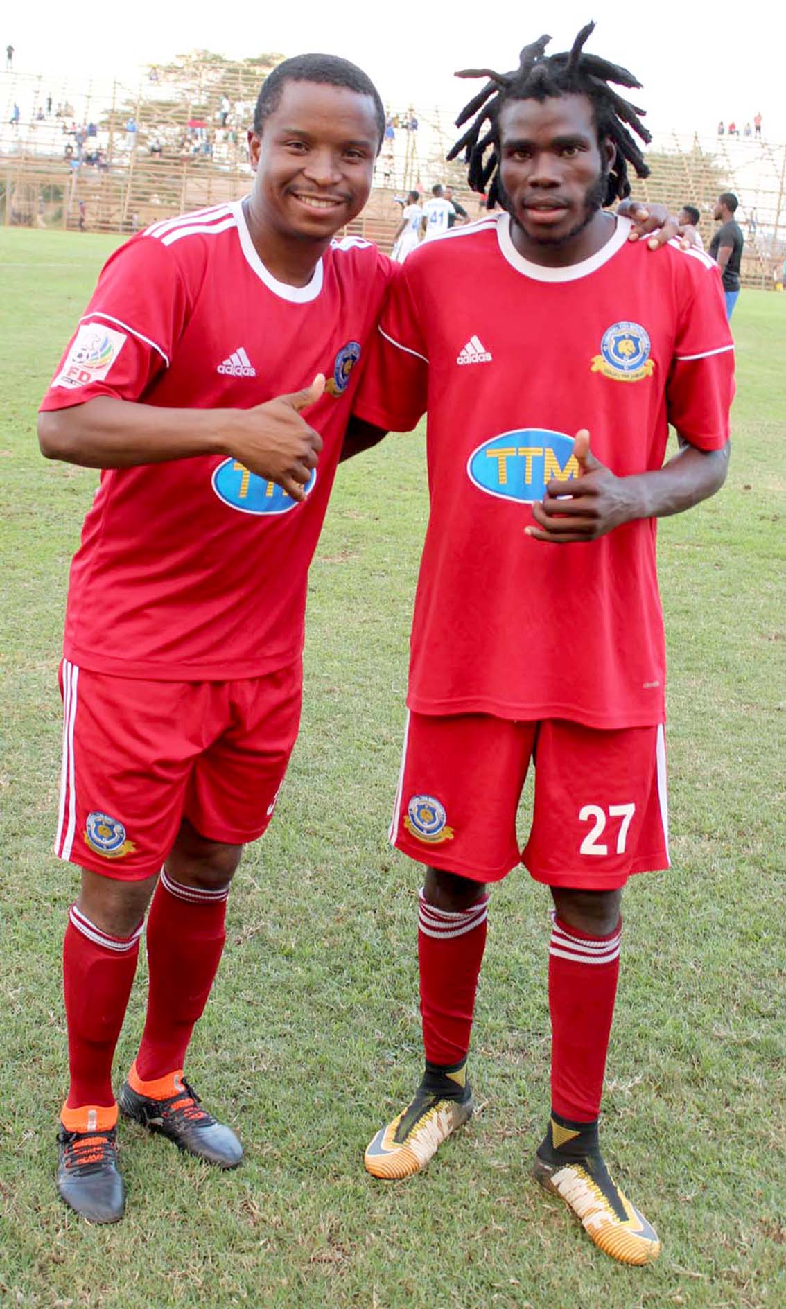 Highlands Park tame Black Leopards