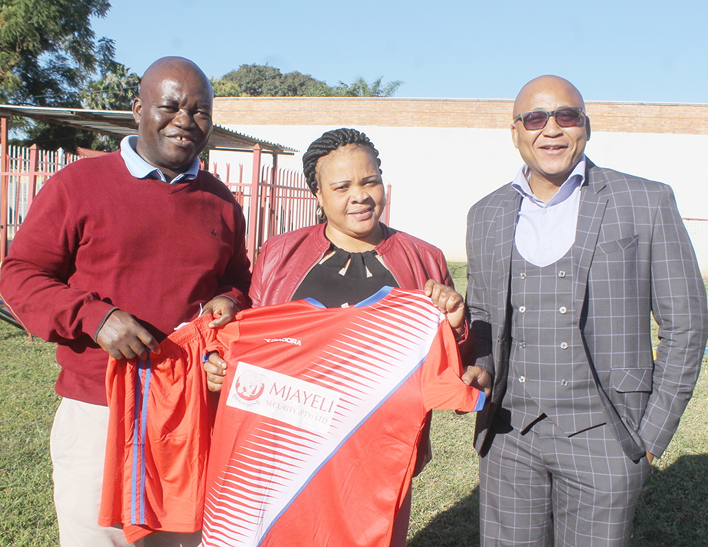 Grannies receive soccer kit