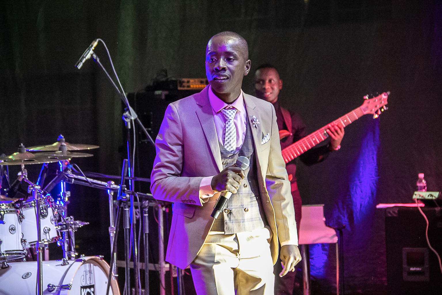 Lufuno Phalandwa sings in Midnight Hour Worship