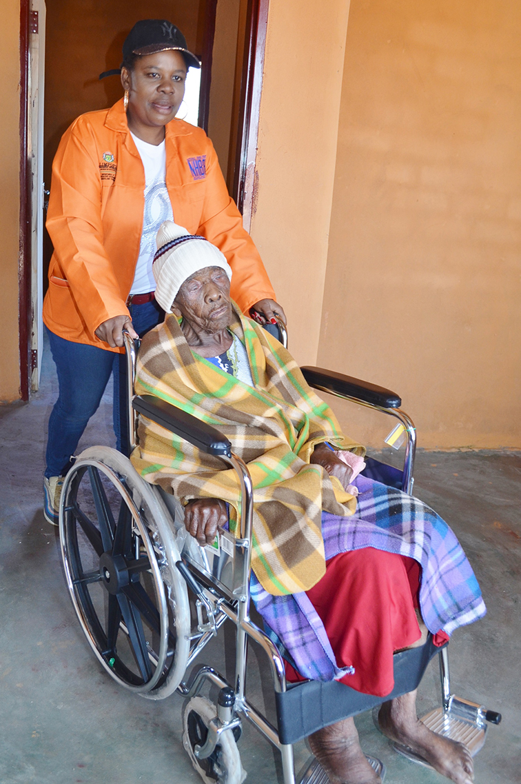 Struggling gogo (106) receives brand new house