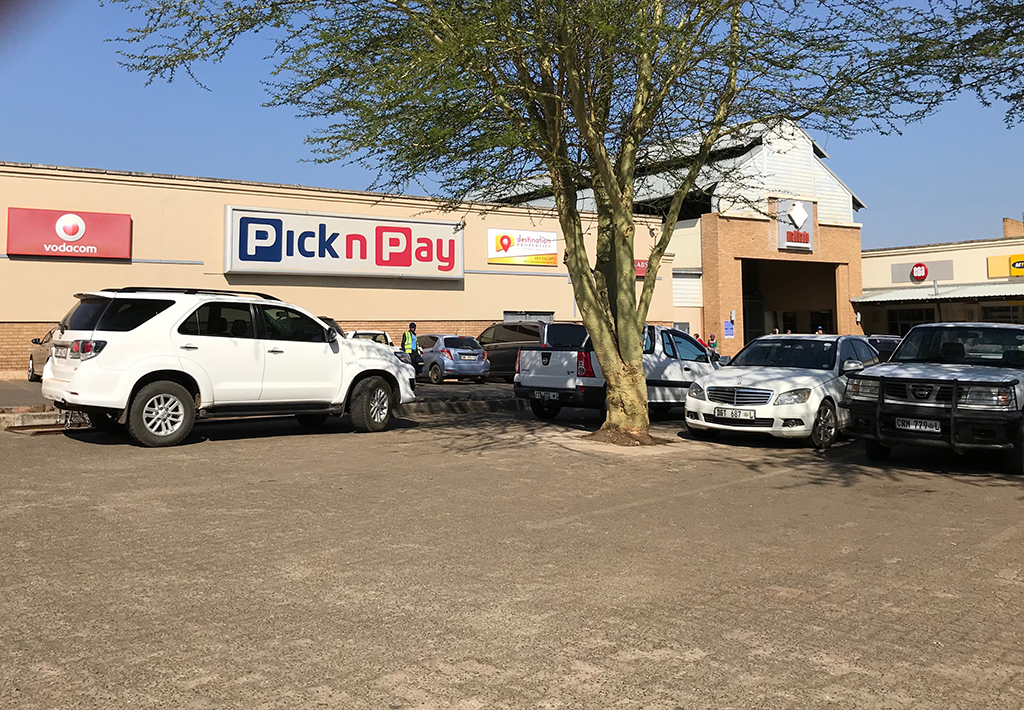 Daring armed robbery at Pick n Pay