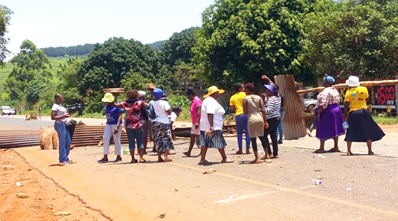 Duthuni Tshiawelo residents say they want water now