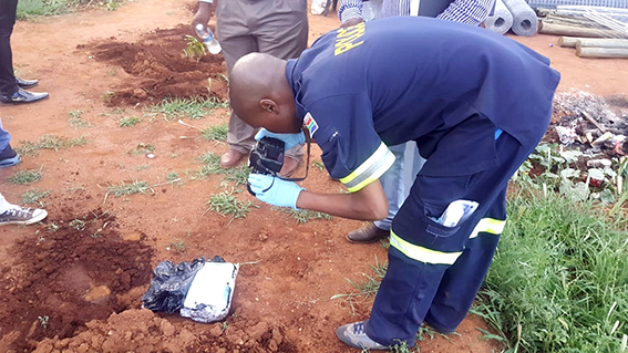 No link between murdered guard and R2,6 million buried in the ground