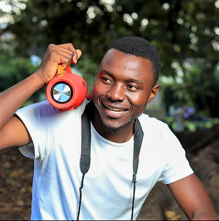 Ritonde sees the world through his lens