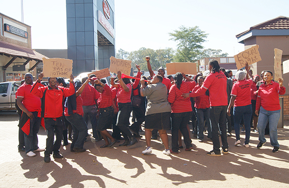 Union demands an 8% increase
