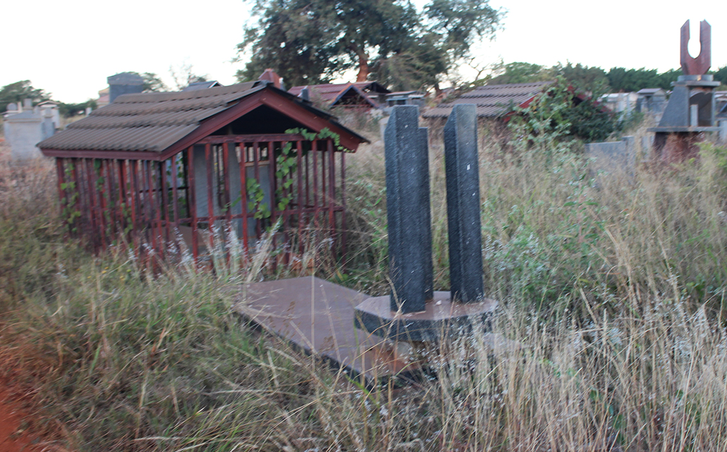 Thohoyandou Cemetery is worse than a dumping site
