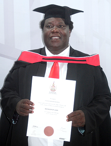 Goddard Mugwena completes his LLB