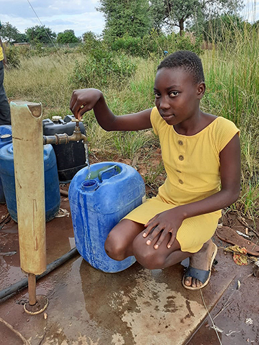 Villagers spend hours waiting for water to reach dry taps