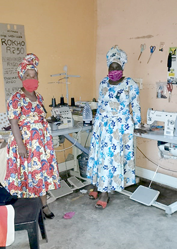 Dressmaker now makes face masks for the vulnerable