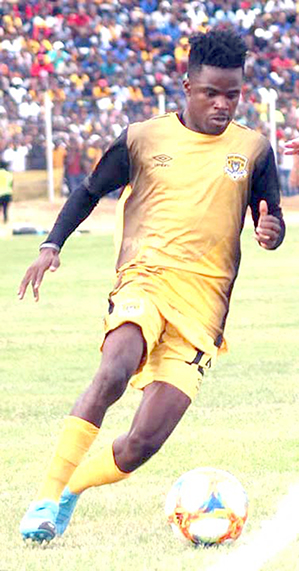 Lesedi Kapinga to stay with Black Leopards?