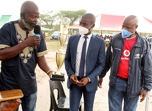Referee Jelly Chavani honoured by community and MEC