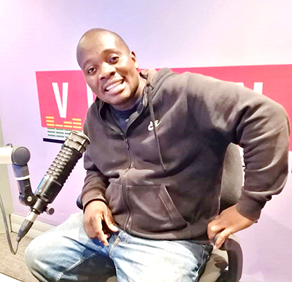 The cat with nine lives, DJ Mawelewele is back!