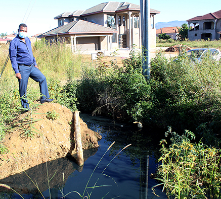 Eltivillas residents threaten with legal action over sewage