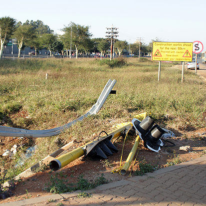 Damaged traffic lights seem to be nobody’s problem