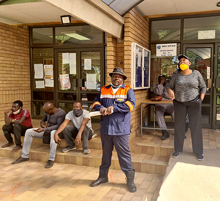 Musina residents block entrance to muni in service delivery protest
