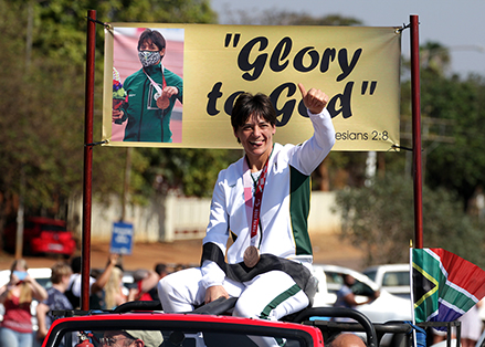 Sheryl receives a hero’s welcome