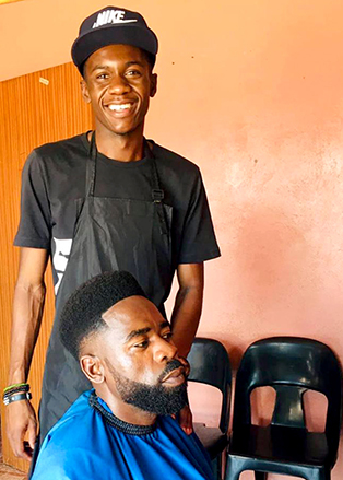Munewazwothe becomes the barber of stars
