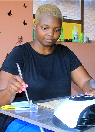Unemployed engineering graduate opens own beauty salon