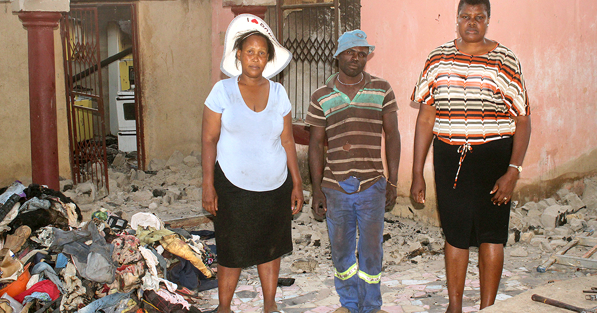 Two heroes rescue woman (83) from burning house