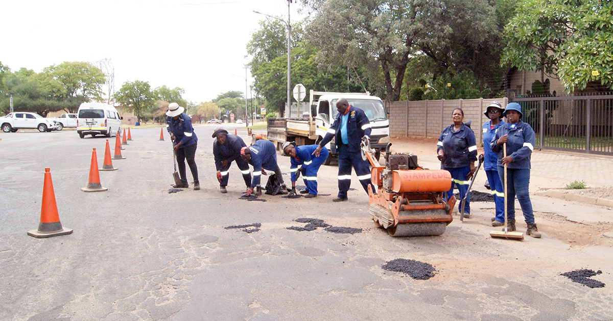 Musina Municipality starts fixing the potholes