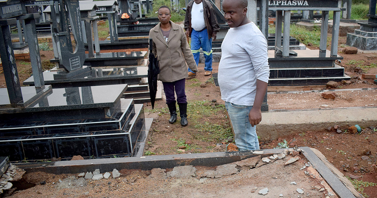 Midoroni community shocked by robbers stealing tombstones