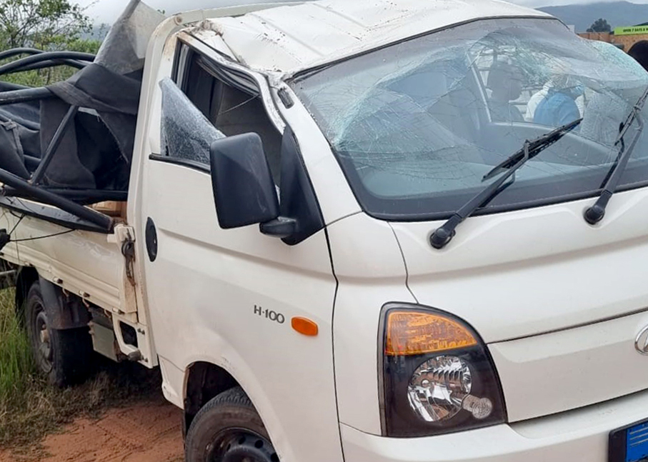 Thirty learners escape death after mini-truck crashes