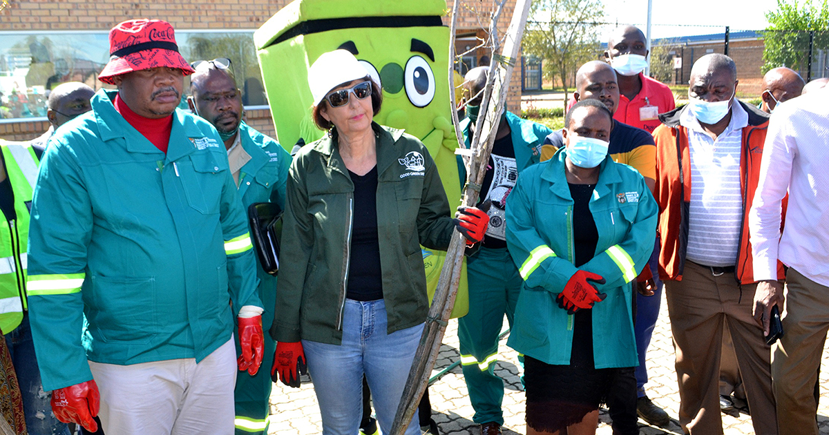 Collins Chabane urged to clean up litter