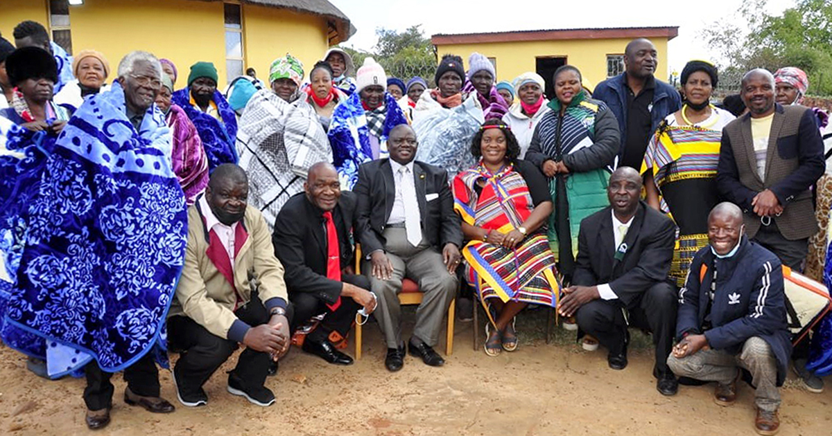 Some welcome winter warmers for Shanzha's elderly
