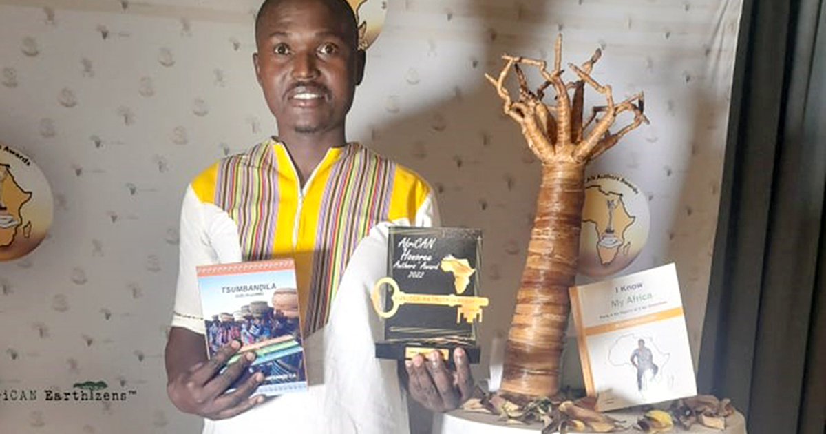 Mufamadi  honoured for his Tshivenda book
