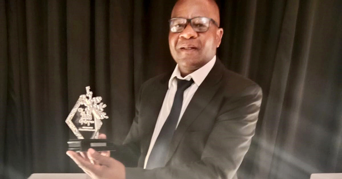 Mashudu wins prize in AVBOB poetry contest