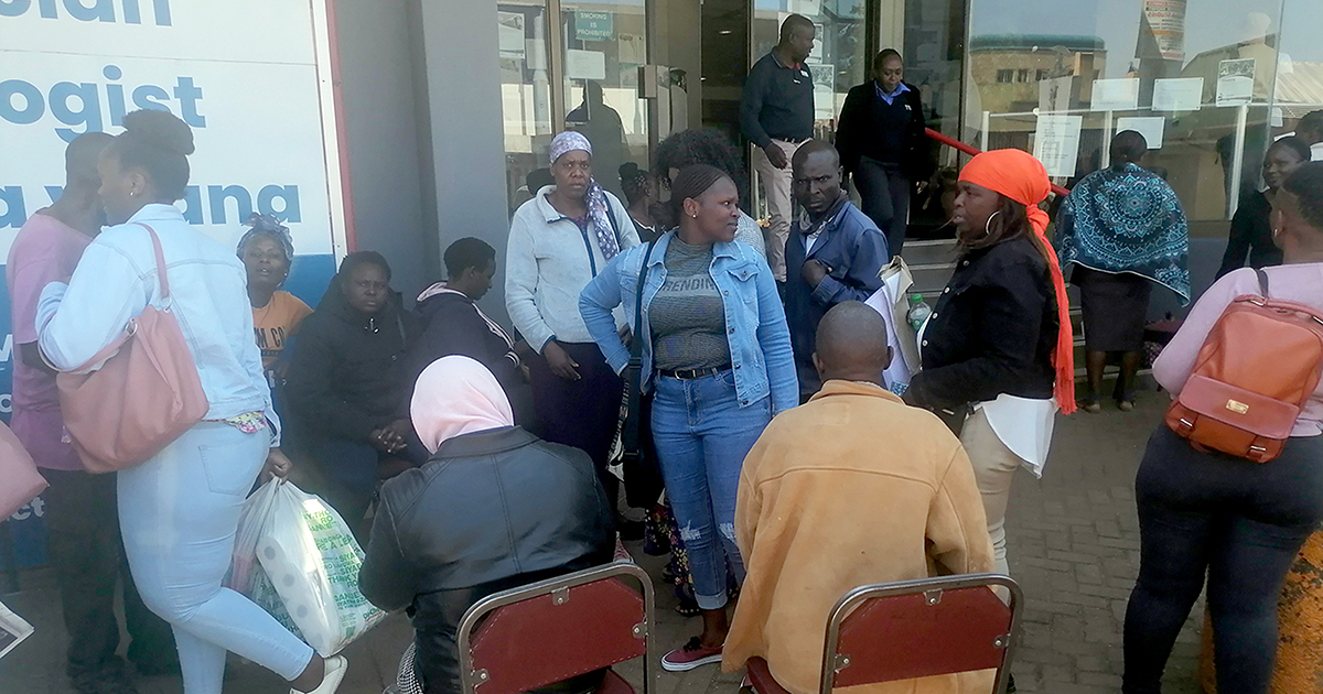 Residents fed-up with long queues at the Makhado Labour offices